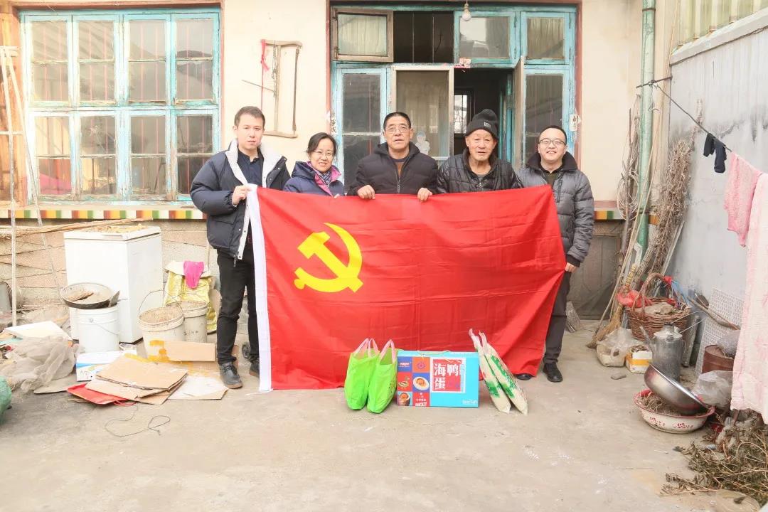 社會公益|德才集團(tuán)探望膠州市困難群眾，慰問送溫暖，關(guān)懷暖人心(圖1)
