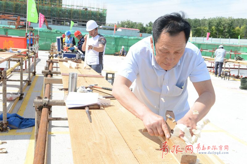 比速度拼質(zhì)量！青島農(nóng)民工建筑技能大比拼(圖5)