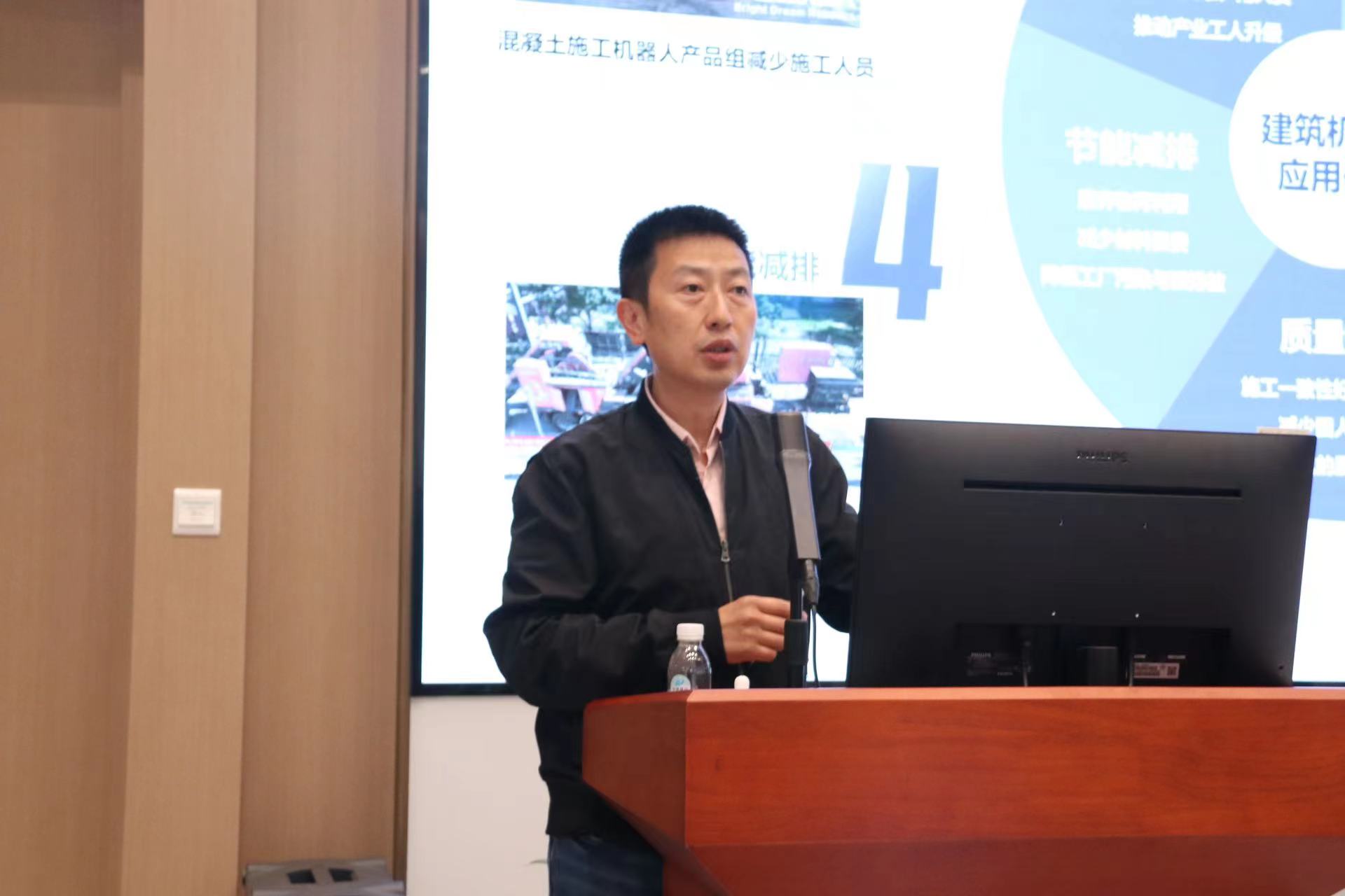 德才集團開展2023年度智能建造標桿項目培訓講座，中建聯(lián)合董事長袁永林參加座談(圖2)